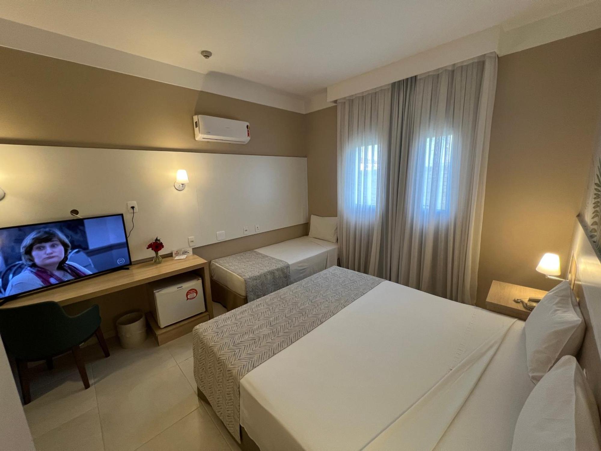 Fildi Hotel Sumare Bagian luar foto
